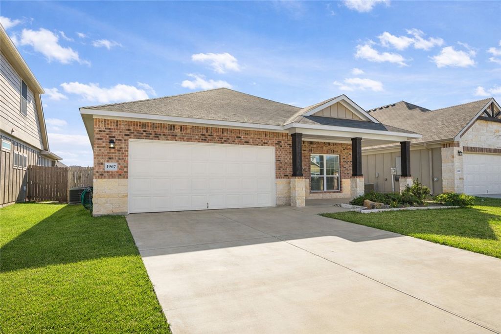 1967 Lili Cove, Bryan, TX 77807
