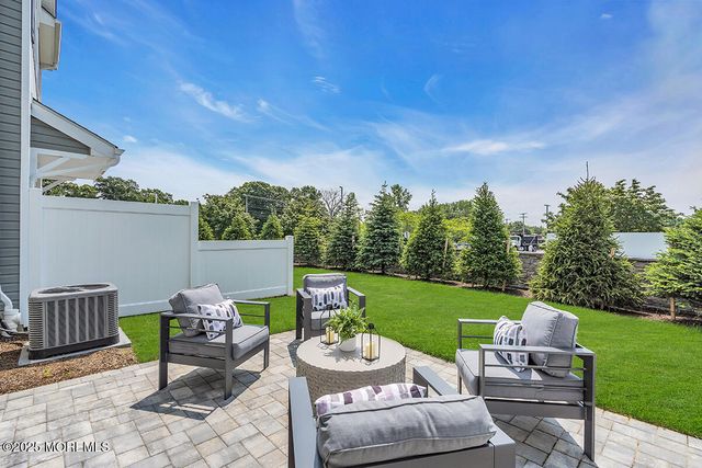 18 Chapel Lane, Wall, NJ 07727