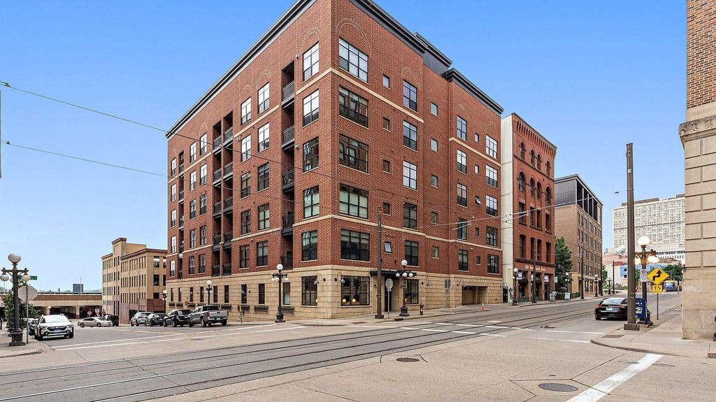 270 4th Street E 409, Saint Paul, MN 55101