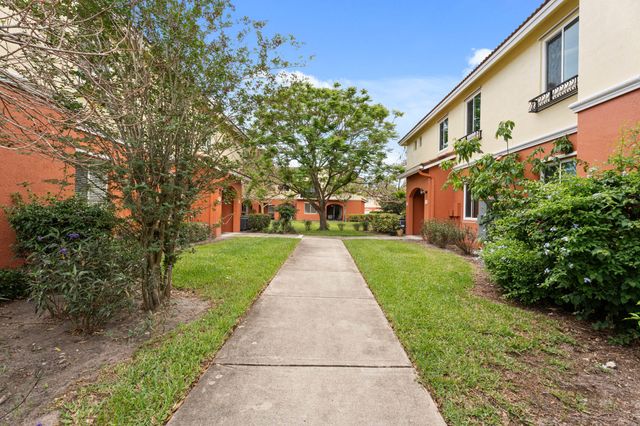 42 SE Sedona Circle 201, Stuart, FL 34994