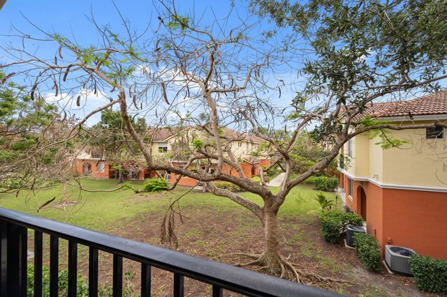42 SE Sedona Circle 201, Stuart, FL 34994