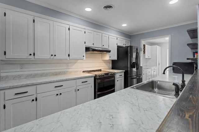 3322 Providence Dr, Midland, TX 79705