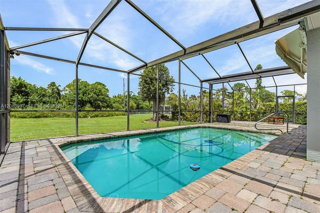 621 Roosevelt Avenue, Lehigh Acres, FL 33936