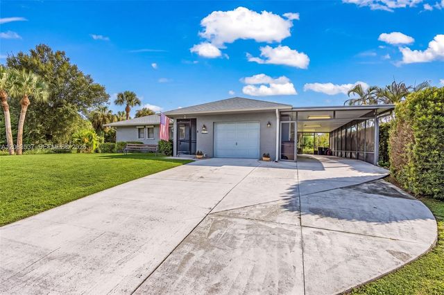 621 Roosevelt Avenue, Lehigh Acres, FL 33936