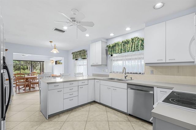 621 Roosevelt Avenue, Lehigh Acres, FL 33936