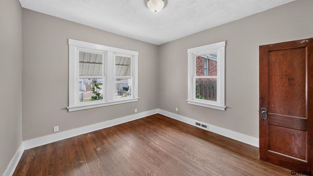 1507 Pasadena Avenue, Omaha, NE 68107