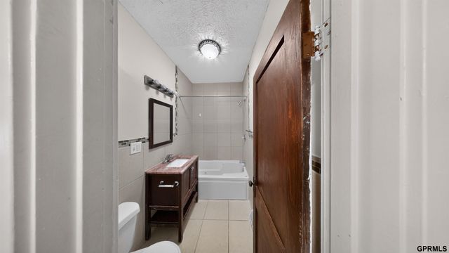 1507 Pasadena Avenue, Omaha, NE 68107