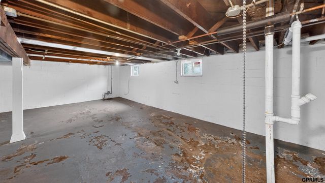 1507 Pasadena Avenue, Omaha, NE 68107