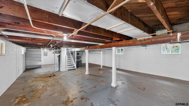 1507 Pasadena Avenue, Omaha, NE 68107