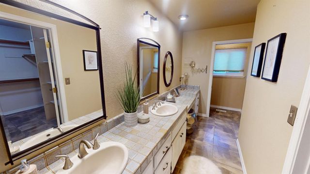 3379 Cambridge Rd, Cameron Park, CA 95682