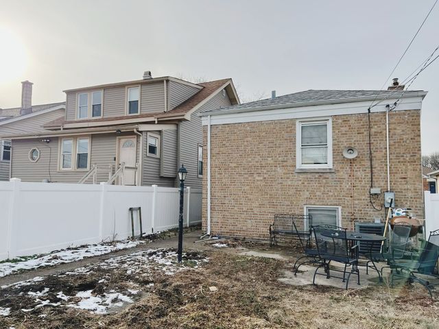 4105 Maple Avenue, Berwyn, IL 60402