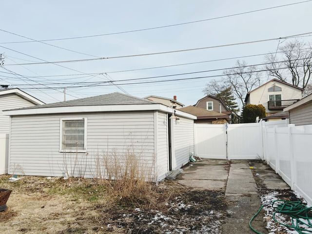 4105 Maple Avenue, Berwyn, IL 60402