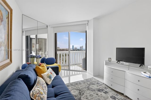 3000 Island Blvd 2404, Aventura, FL 33160