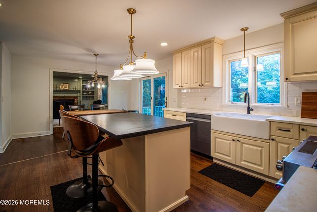 7 Mcelroy Drive, Lincroft, NJ 07738