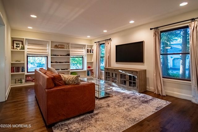 7 Mcelroy Drive, Lincroft, NJ 07738