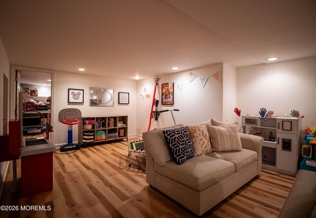 7 Mcelroy Drive, Lincroft, NJ 07738
