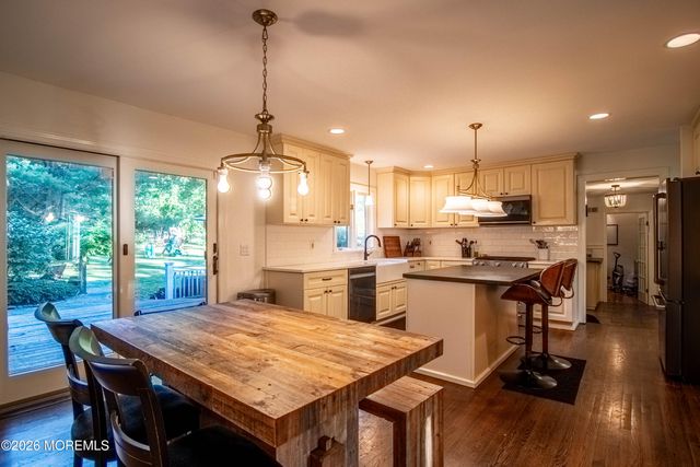 7 Mcelroy Drive, Lincroft, NJ 07738