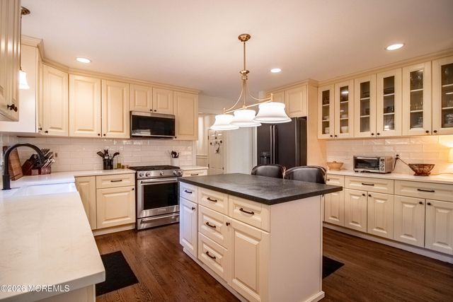 7 Mcelroy Drive, Lincroft, NJ 07738