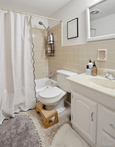 1838 Kingsway Court, Cincinnati, OH 45230