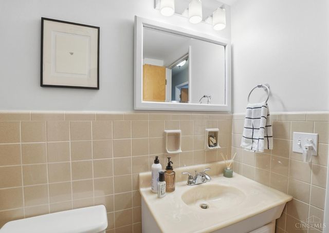 1838 Kingsway Court, Cincinnati, OH 45230
