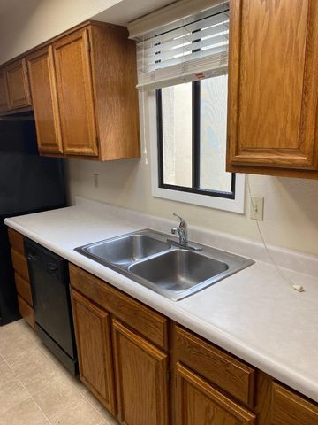 1051 Padre Drive 7, Salinas, CA 93901