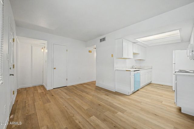 225 N STANDAGE -- 136, Mesa, AZ 85201