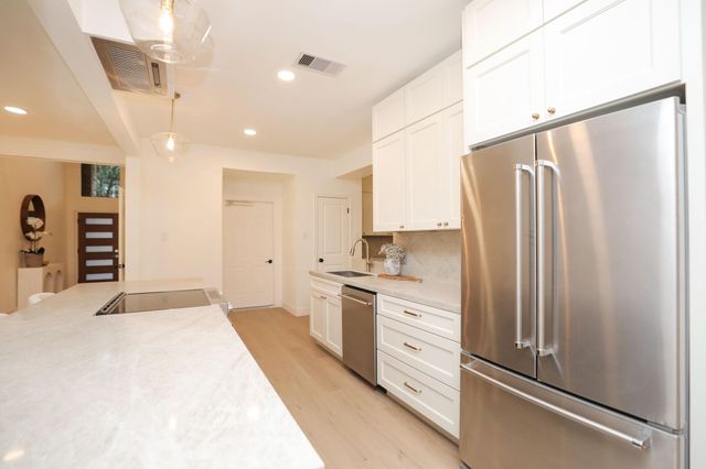 9533 Bayou Brook Street, Houston, TX 77063