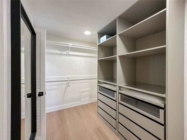 9533 Bayou Brook Street, Houston, TX 77063