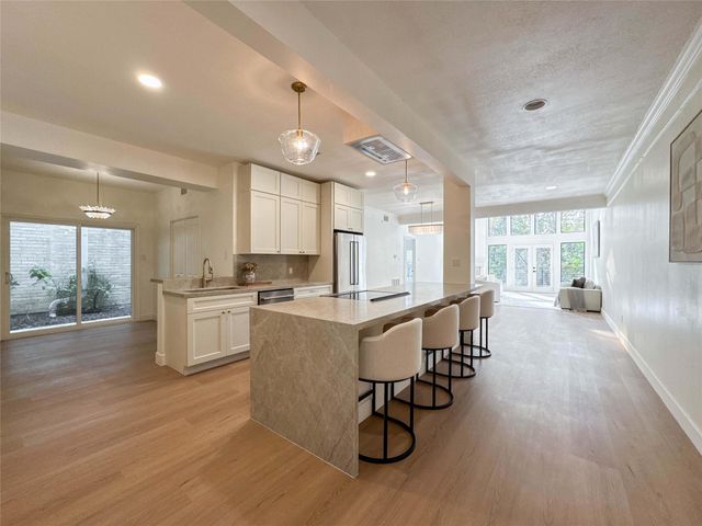 9533 Bayou Brook Street, Houston, TX 77063