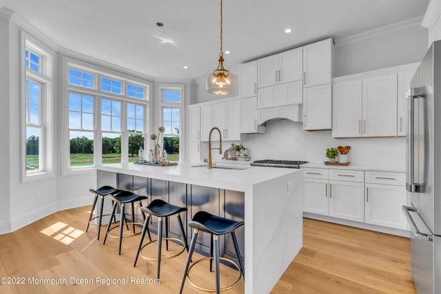 158 Eagle Way, Eatontown, NJ 07724