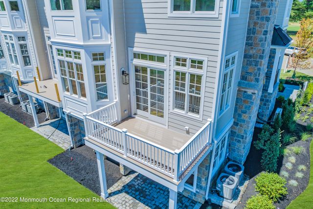 158 Eagle Way, Eatontown, NJ 07724