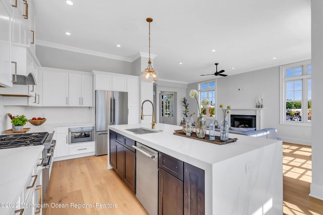 158 Eagle Way, Eatontown, NJ 07724