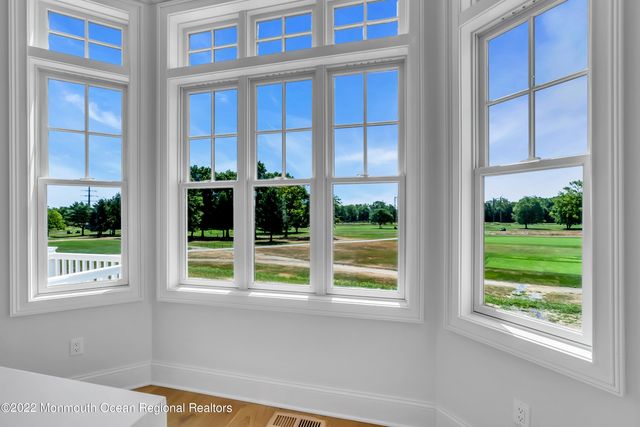158 Eagle Way, Eatontown, NJ 07724