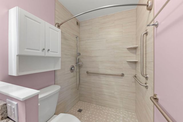 33 N Main Street 4J, Lombard, IL 60148