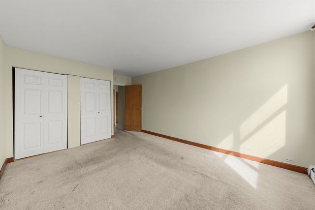 33 N Main Street 4J, Lombard, IL 60148