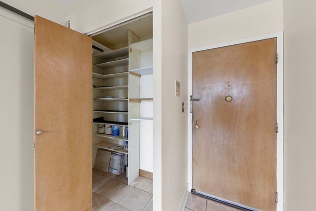 33 N Main Street 4J, Lombard, IL 60148