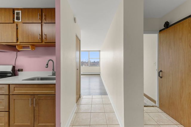 33 N Main Street 4J, Lombard, IL 60148