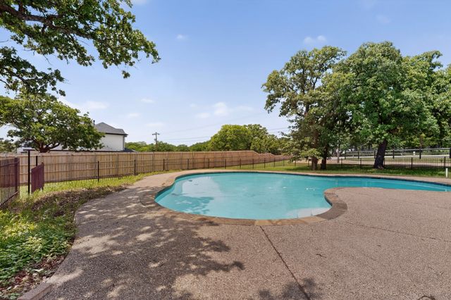 1880 Houston Road, Burleson, TX 76028