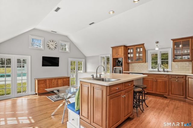 258 Dans Highway, New Canaan, CT 06840