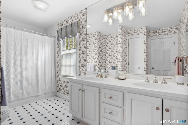 258 Dans Highway, New Canaan, CT 06840