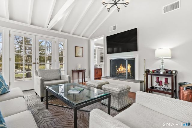 258 Dans Highway, New Canaan, CT 06840