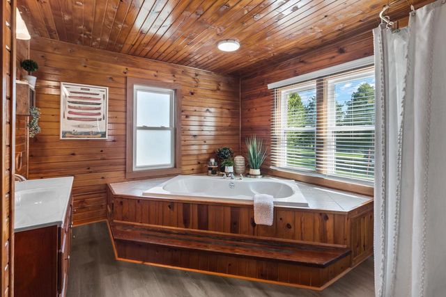 927 Clover STREET, Lake Geneva, WI 53147