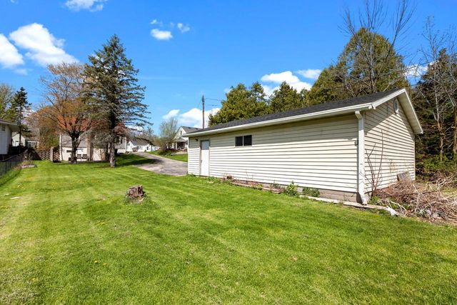 927 Clover STREET, Lake Geneva, WI 53147