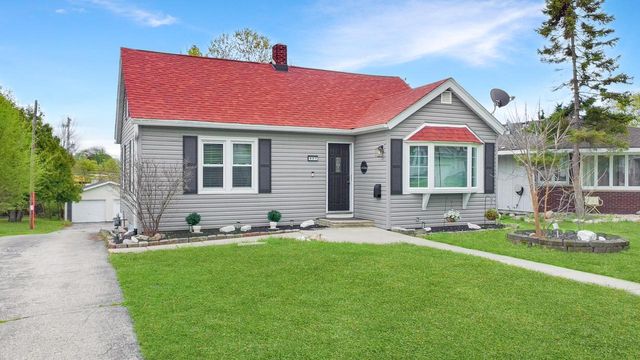 927 Clover STREET, Lake Geneva, WI 53147