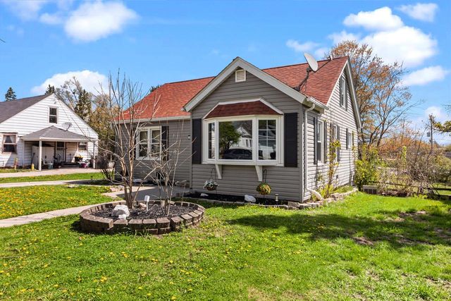 927 Clover STREET, Lake Geneva, WI 53147