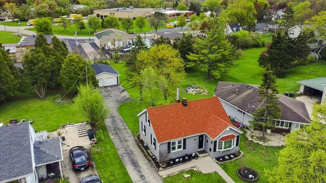 927 Clover STREET, Lake Geneva, WI 53147