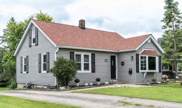 927 Clover STREET, Lake Geneva, WI 53147