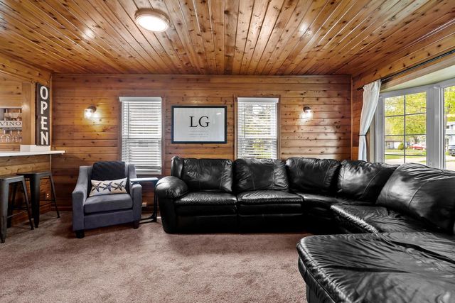 927 Clover STREET, Lake Geneva, WI 53147