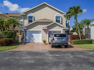 3223 S Lakeview Circle 20-8, Hutchinson Island, FL 34949
