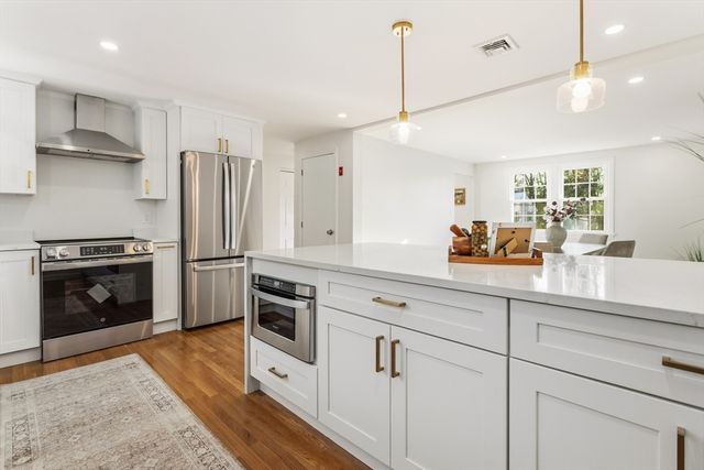 29 Susan Dr, Saugus, MA 01906